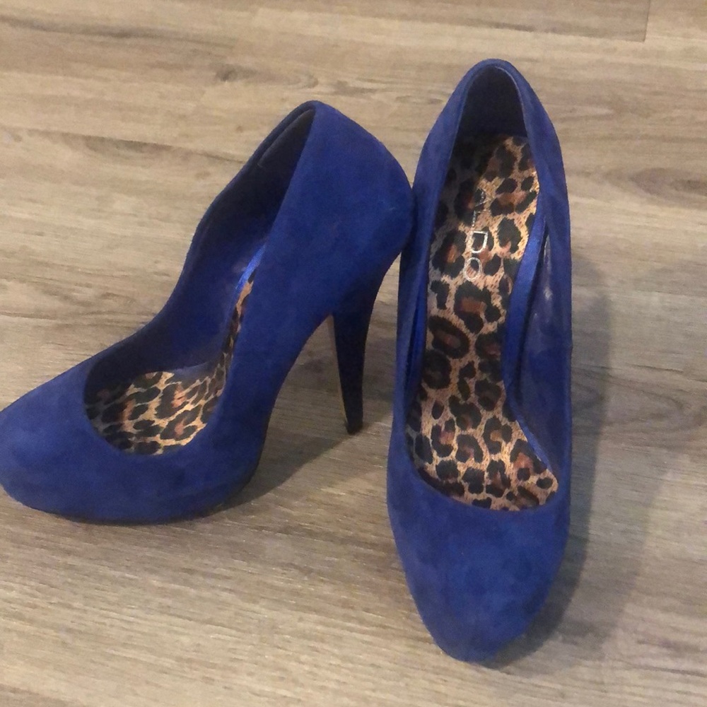 Aldo suede blue pumps. Size 6.
